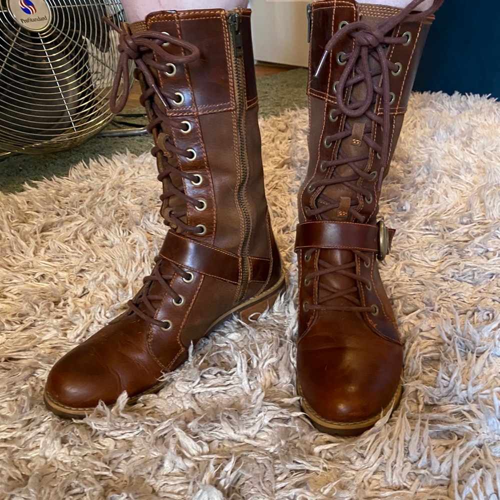 Women’s size 7 timberland leather boots